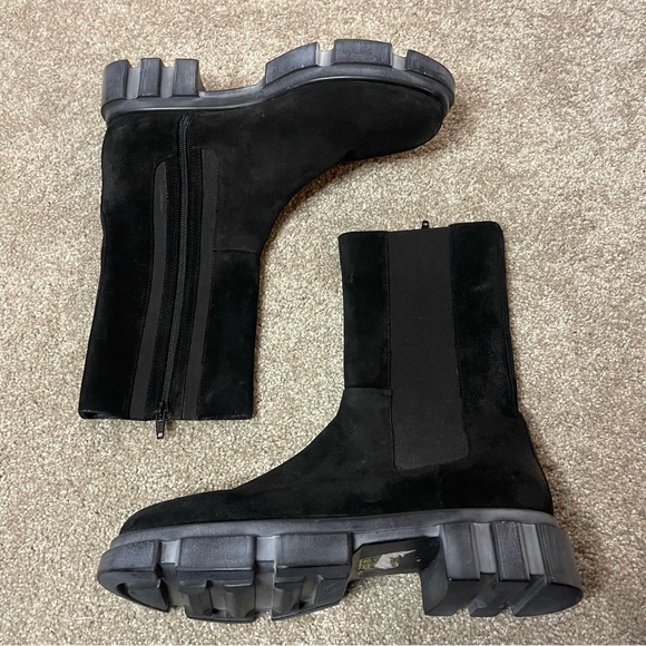 Free People Brooks Chelsea Boots in black - Picture 1 of 7